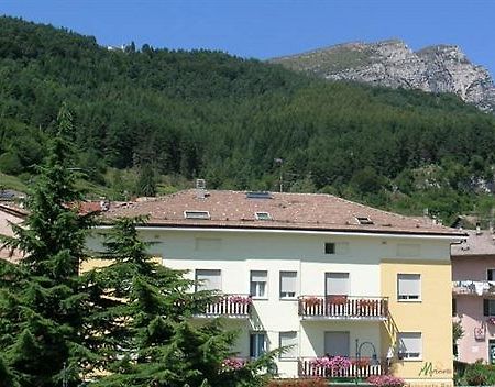 Hotel Martinelli Ronzo-Chienis Exterior foto